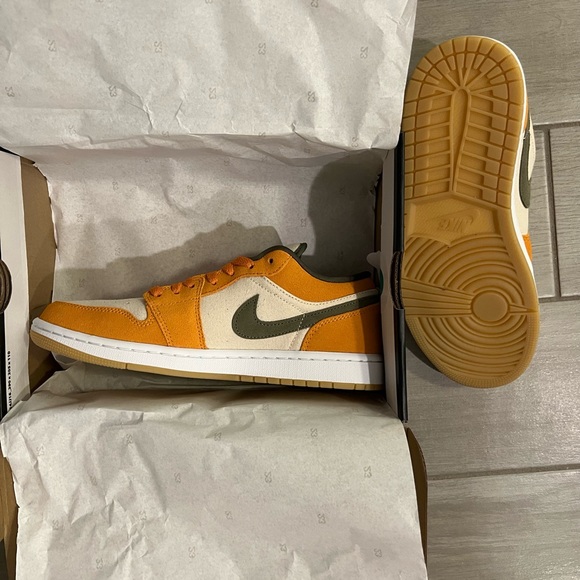 Nike Jordan 1 Low Light Curry Sz 8.5 - Picture 3 of 7